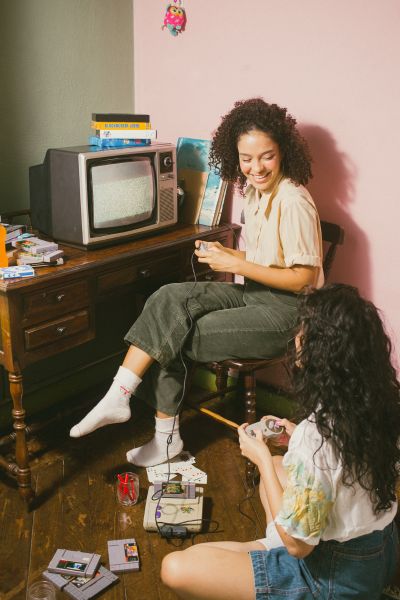 The Nostalgia of Revisiting Old Friendships ()