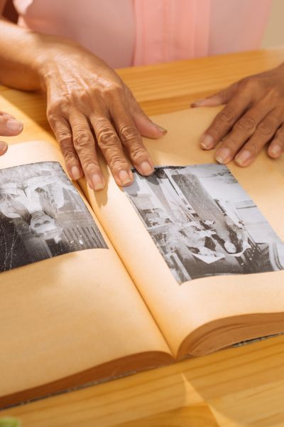 The Nostalgia of Revisiting Old Friendships ()